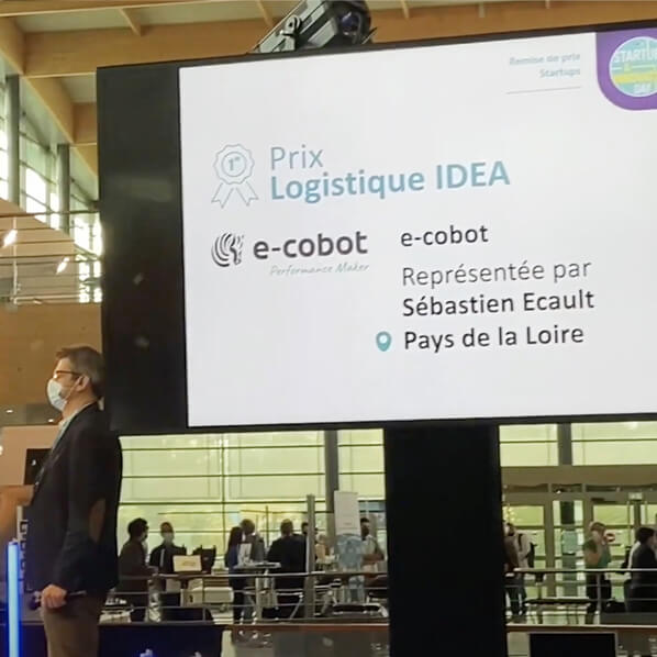 E-COBOT reçoit le prix Logistique IDEA lors des Startup Innovation Days